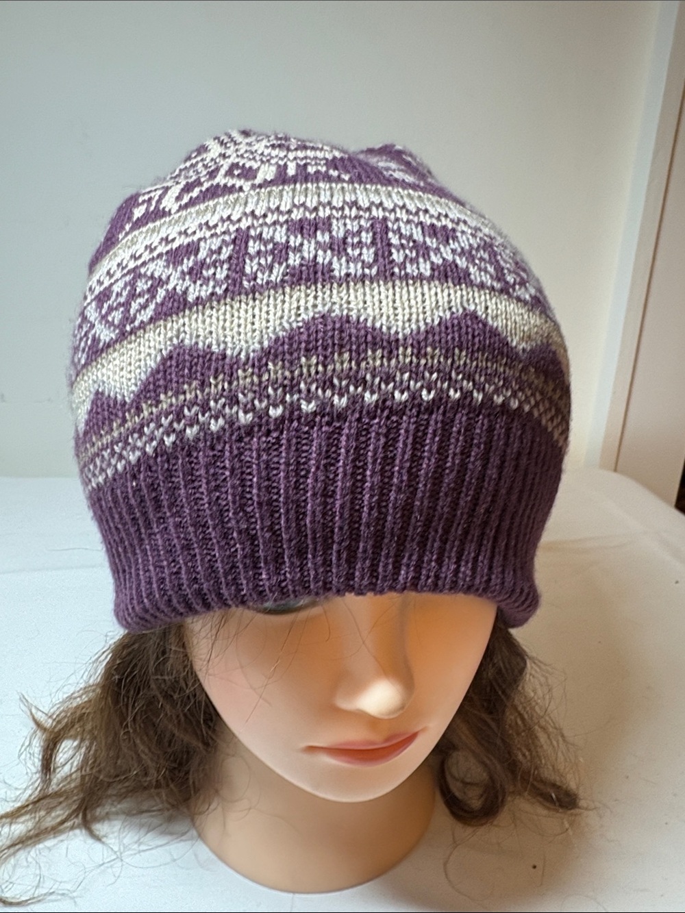 Mukluks Purple Acrylic knit Beanie one size